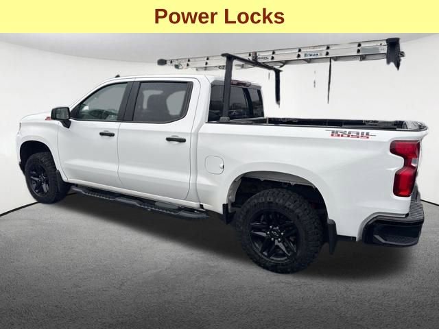 Used 2021 Chevrolet Silverado 1500 Custom Trail Boss w/ LPO, Dark Essentials Package AWD/4WD image 7