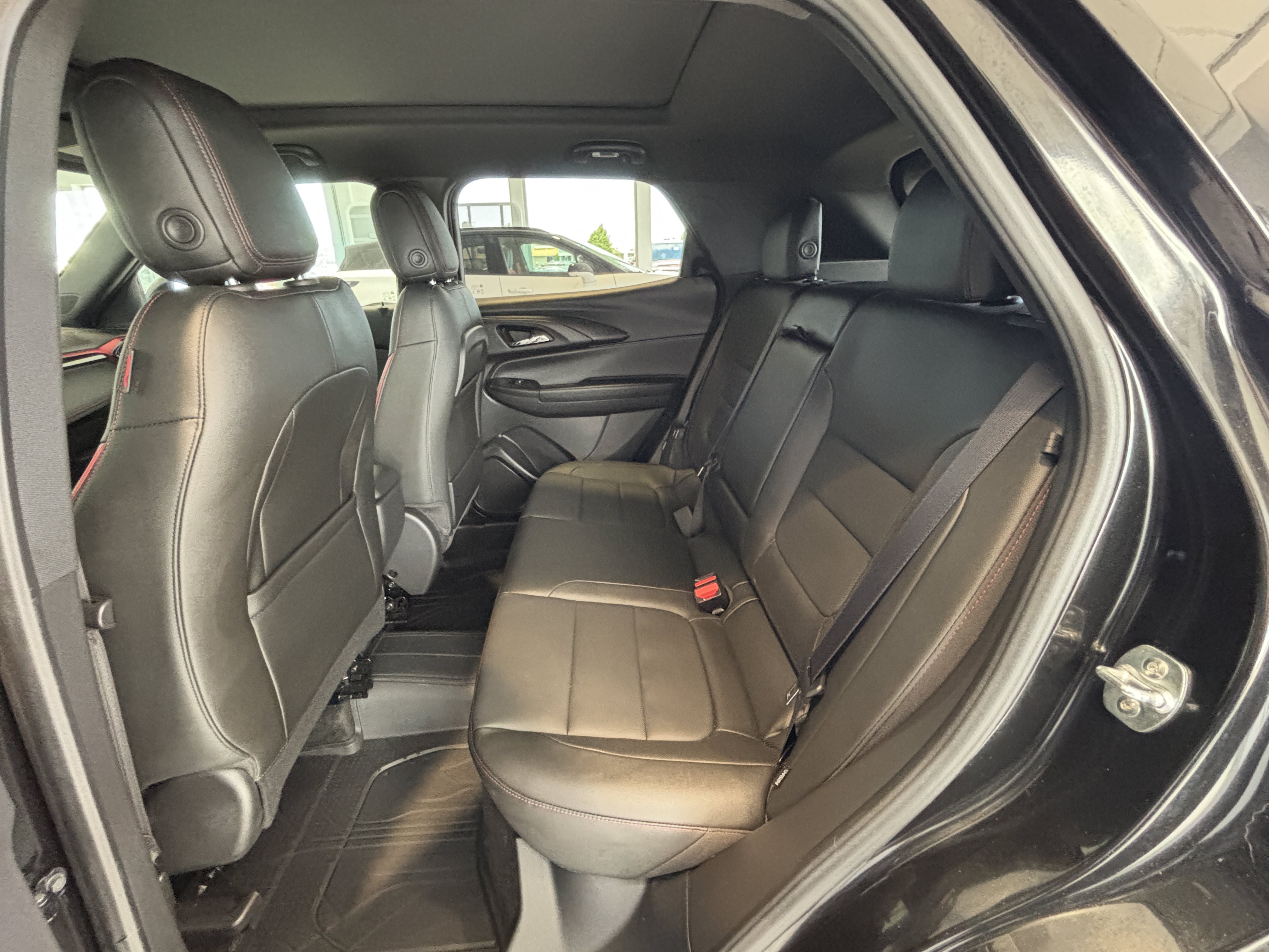 Used 2025 Chevrolet TrailBlazer RS w/ Convenience Package AWD/4WD image 19