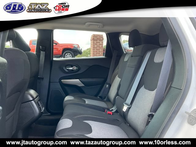 Used 2018 Jeep Cherokee Latitude FWD image 14