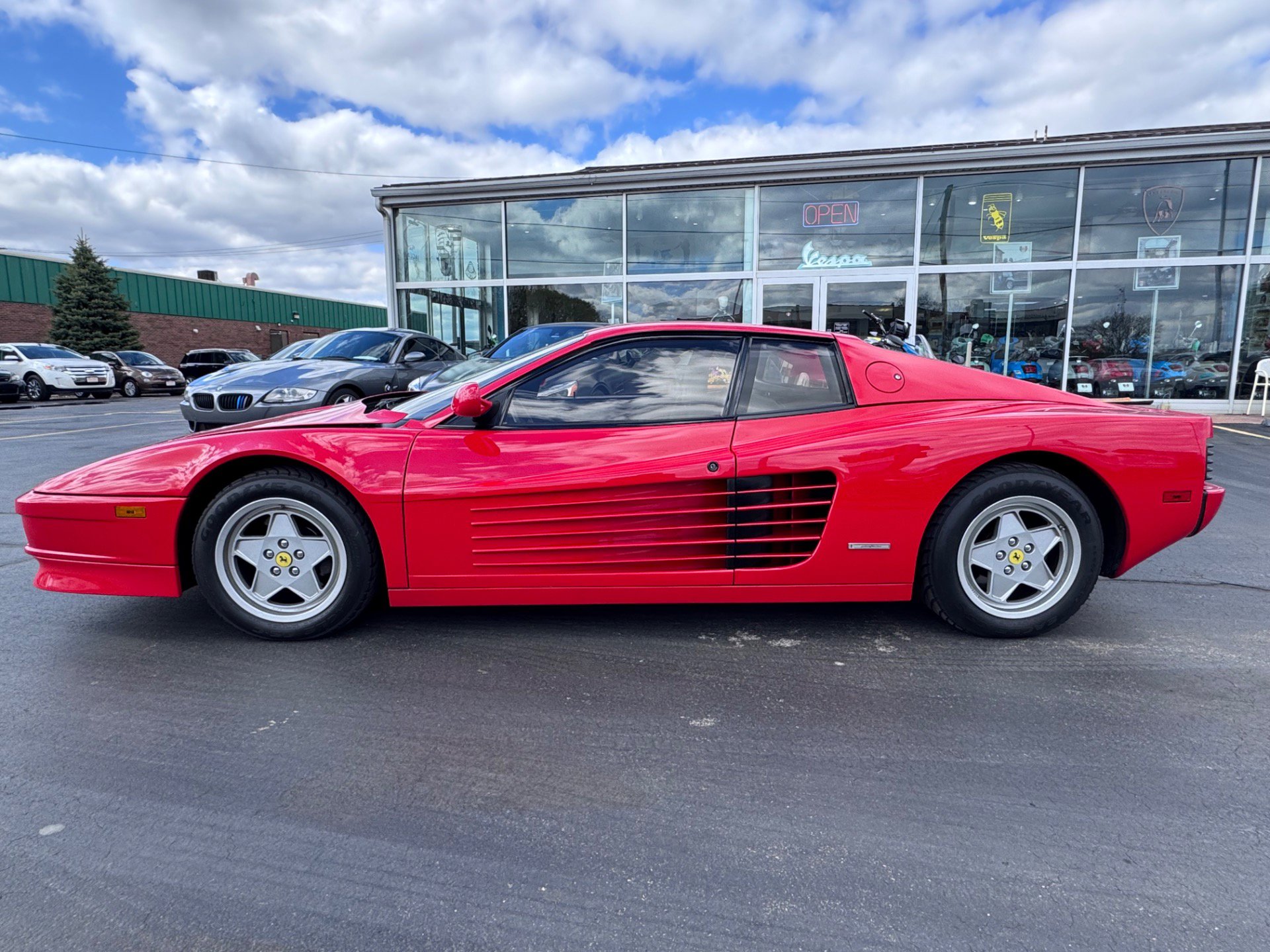 Used 1990 Ferrari Testarossa image 2