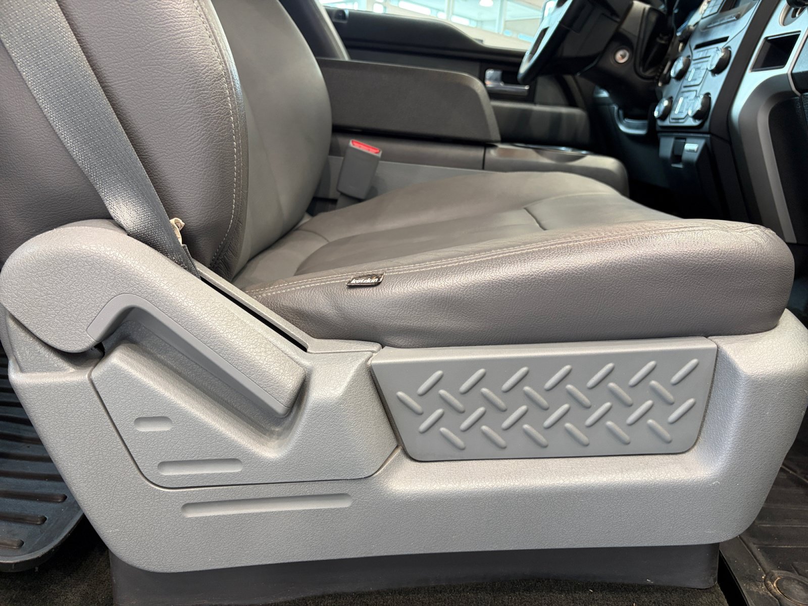 Used 2013 Ford F150 XLT w/ Luxury Equipment Group AWD/4WD image 32