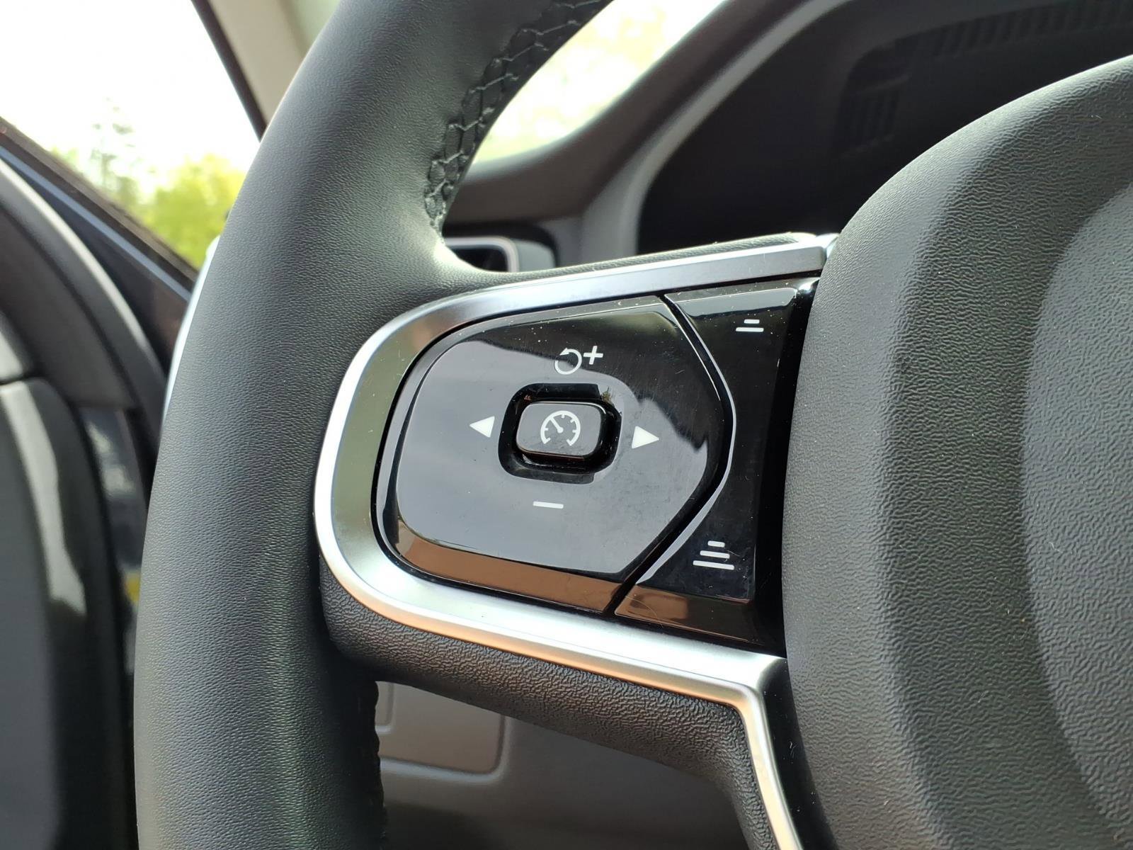 Certified 2023 Volvo XC60 B5 Plus w/ Climate Package AWD/4WD image 24