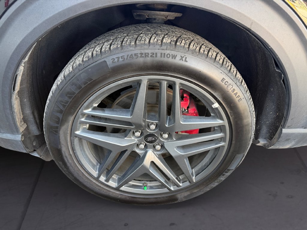 Used 2025 Ford Explorer ST-Line w/ ST-Line Street Pack AWD/4WD image 9
