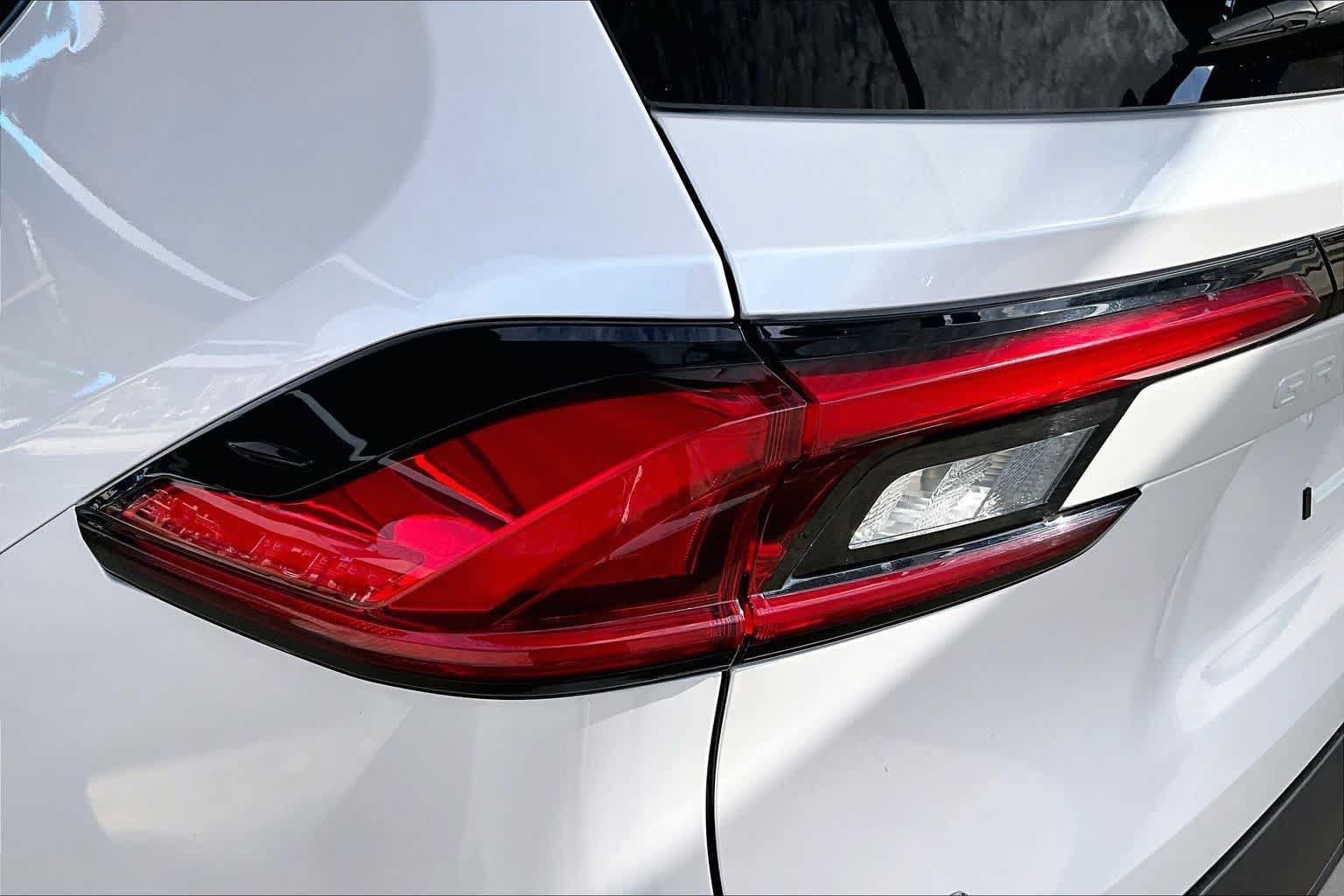 Used 2024 Toyota Grand Highlander AWD image 29