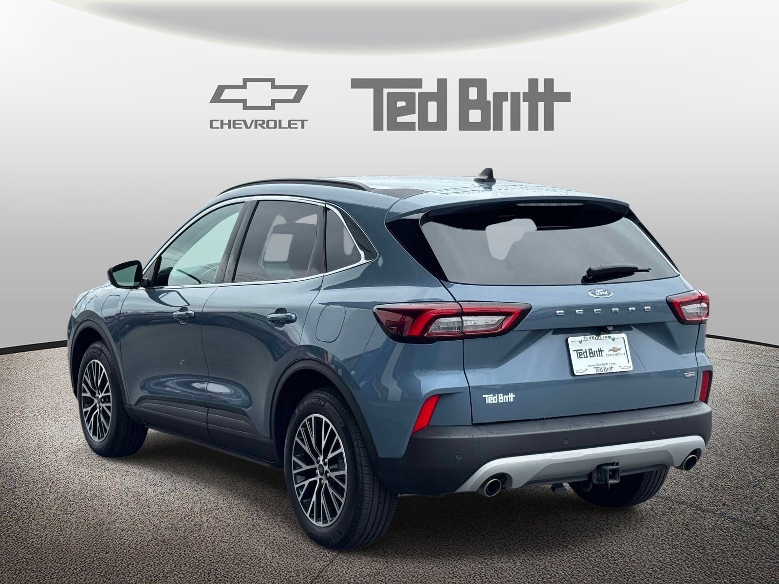 Used 2025 Ford Escape SE w/ Class II Trailer Tow Package FWD image 6
