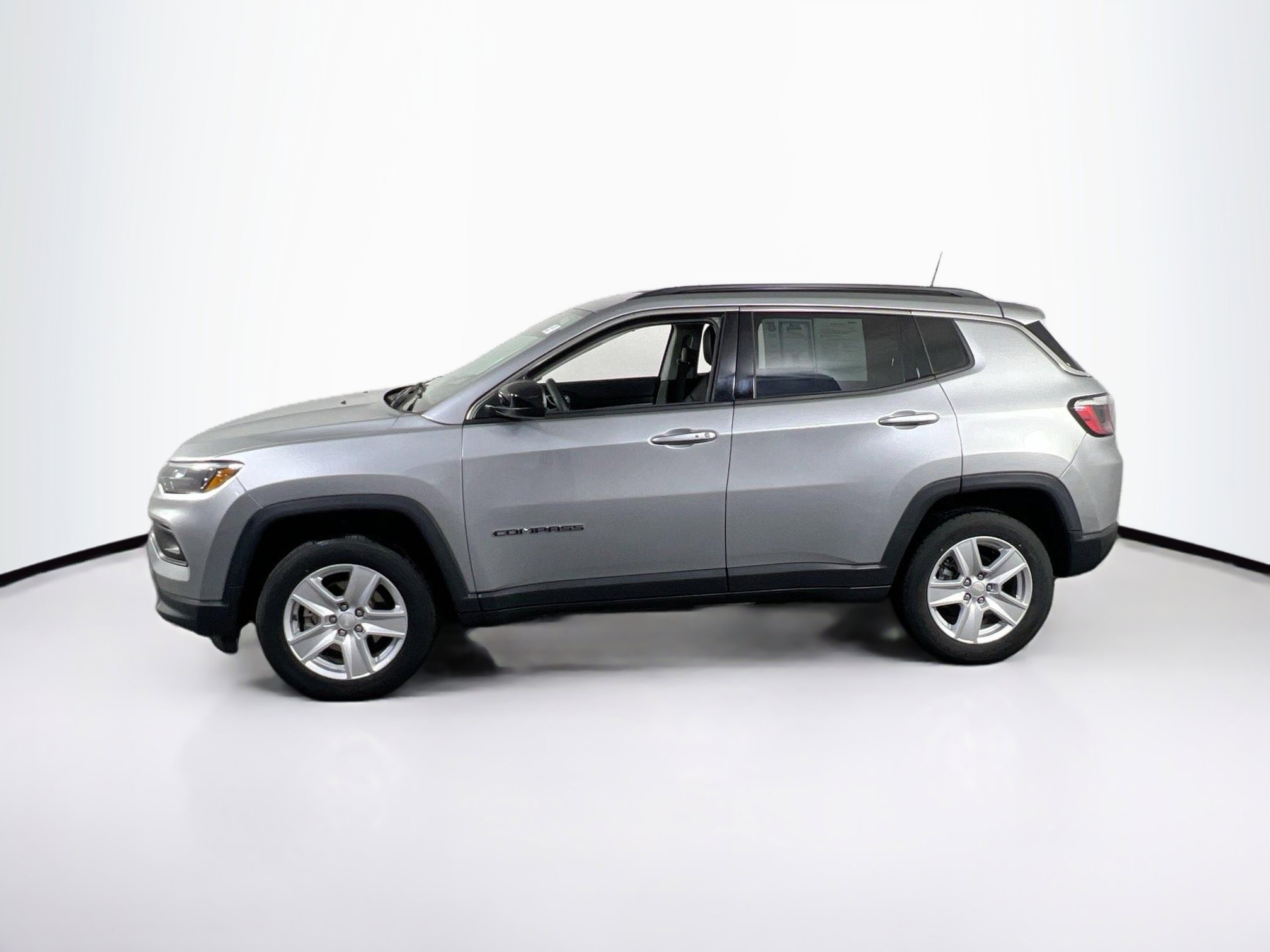 Used 2022 Jeep Compass Latitude image 8