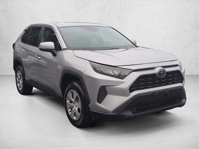 Used 2022 Toyota RAV4 LE image 3