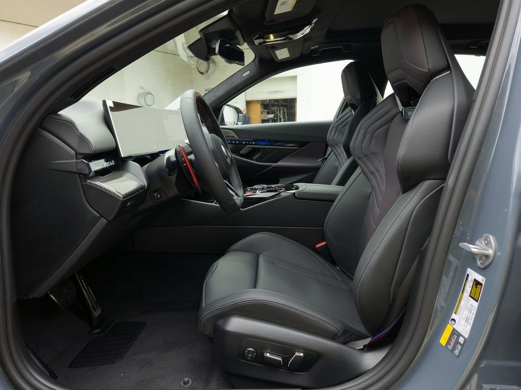 New 2026 BMW M5 w/ Executive Package image 10