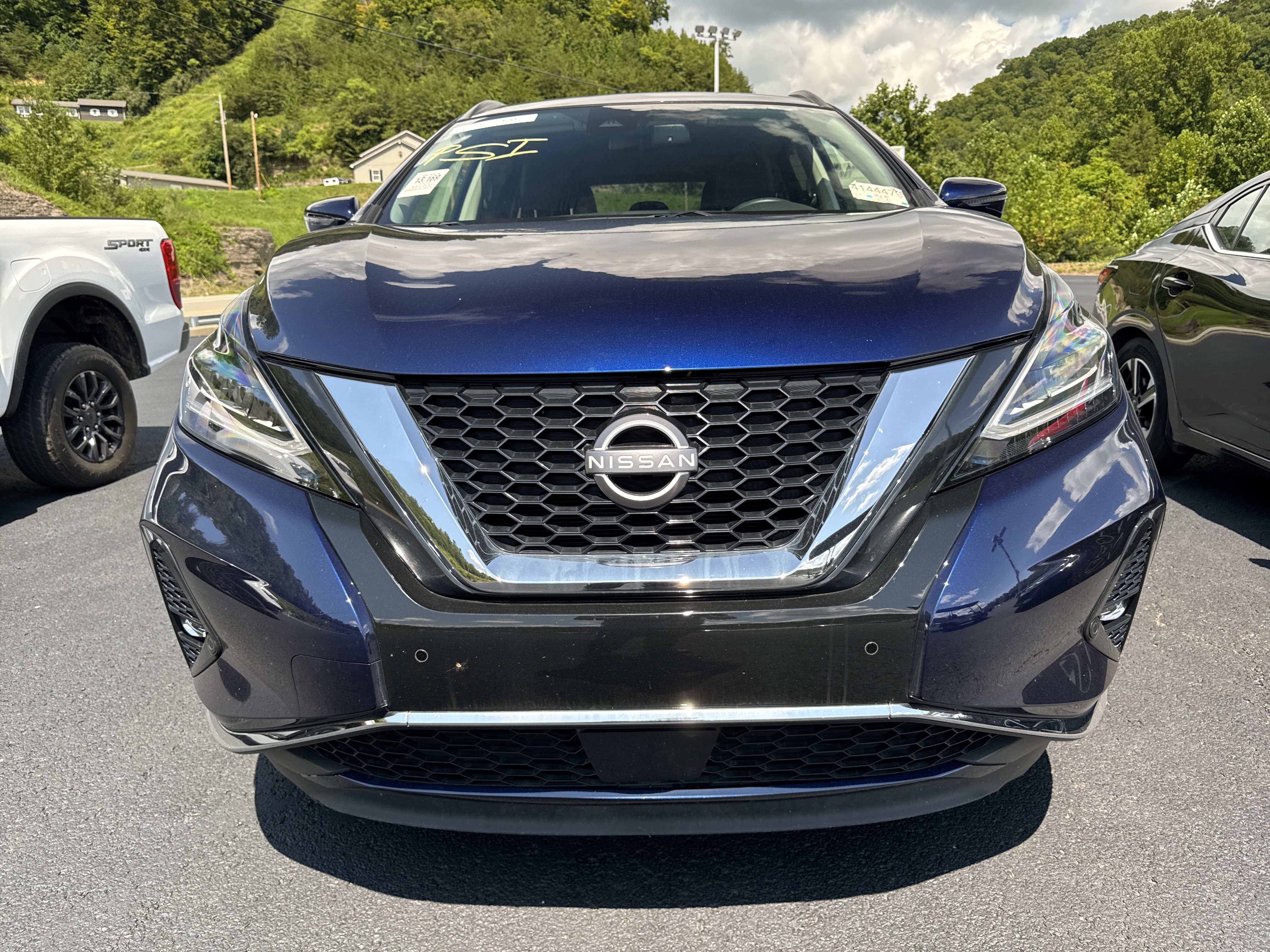 Used 2024 Nissan Murano SV AWD/4WD image 2