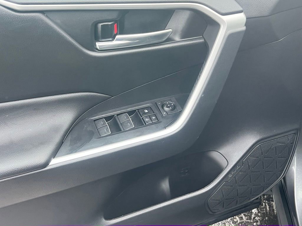 Used 2023 Toyota RAV4 XLE w/ Convenience Package image 17