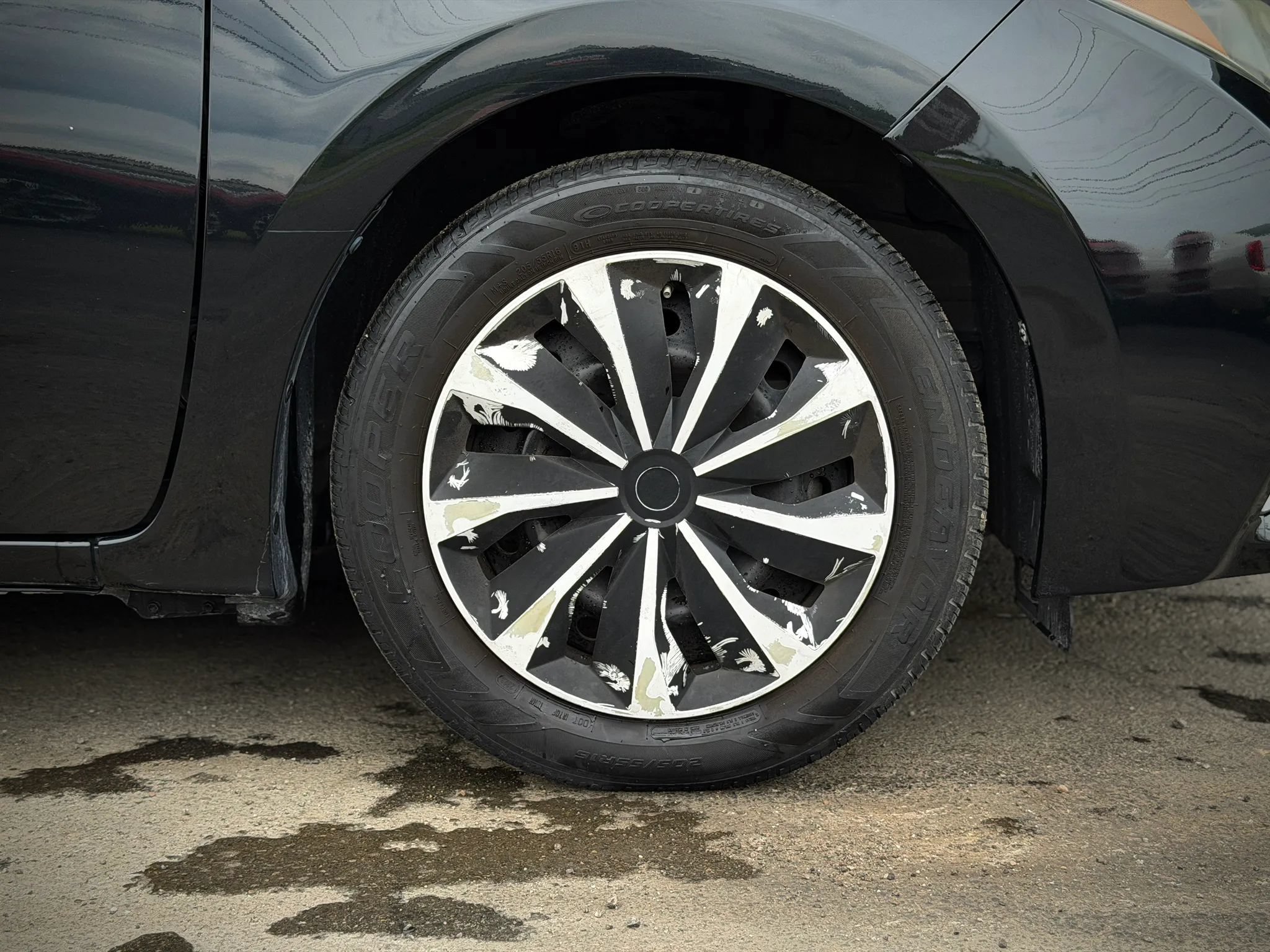 Used 2016 Toyota Corolla LE FWD image 26