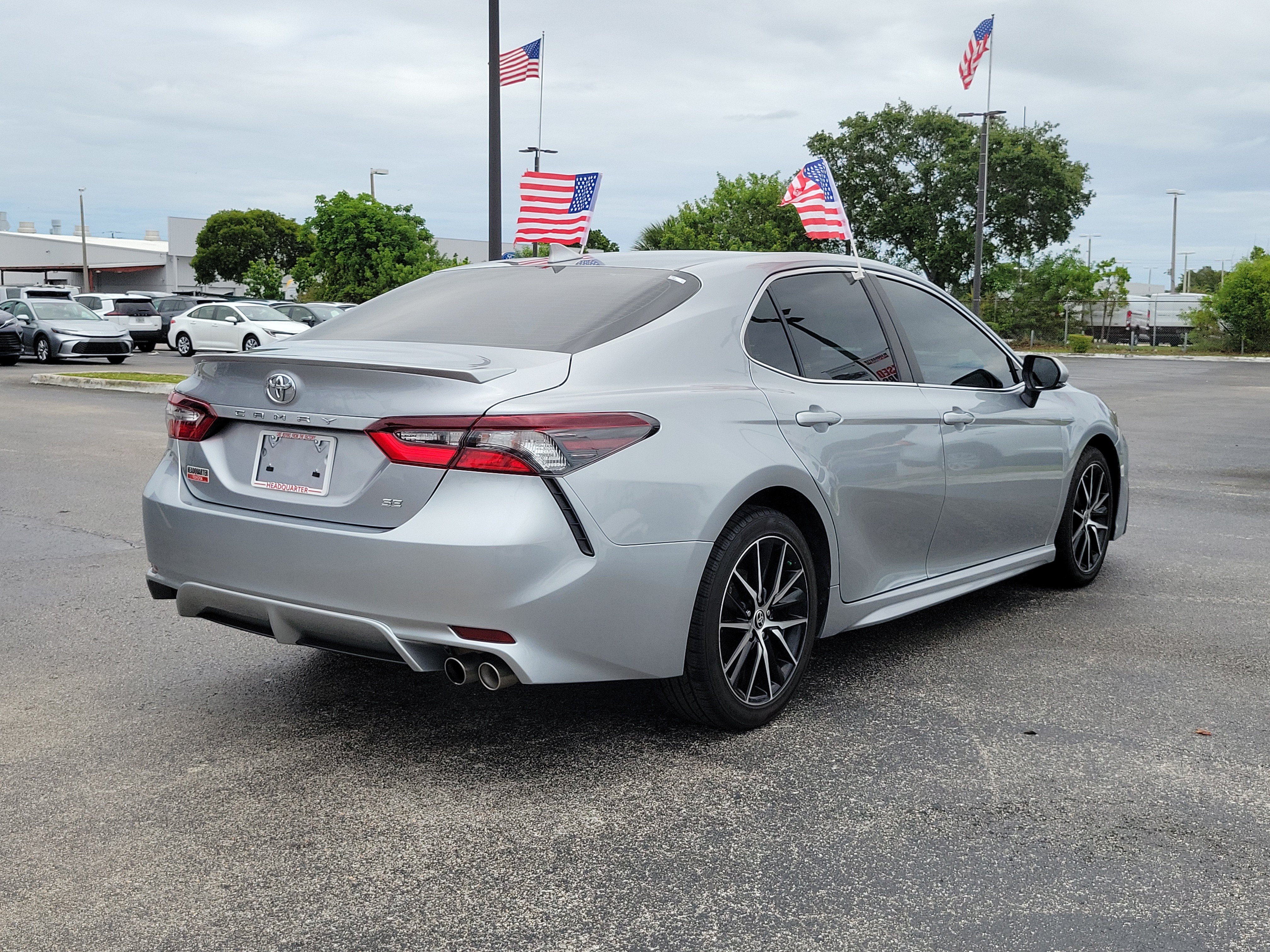 Used 2022 Toyota Camry SE FWD image 12