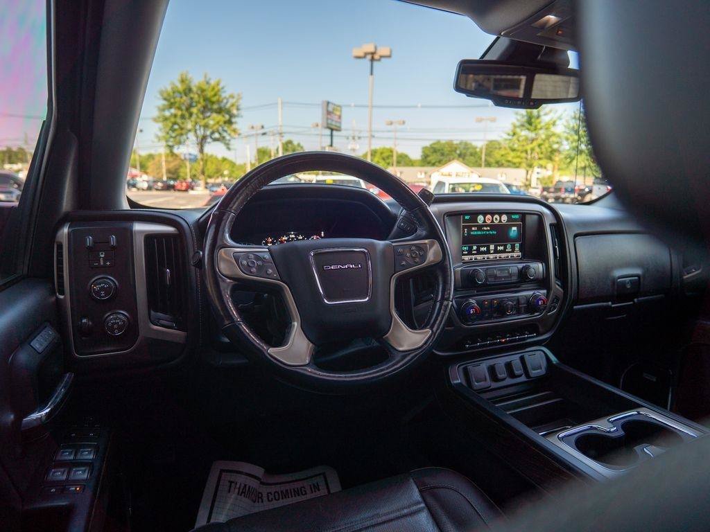 Used 2018 GMC Sierra 1500 Denali w/ Denali Ultimate Package AWD/4WD image 11