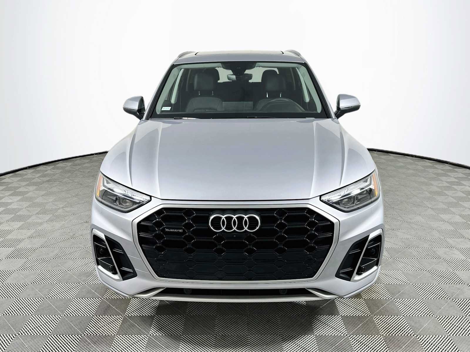 Certified 2023 Audi Q5 2.0T Premium Plus w/ Premium Plus Package AWD/4WD image 2