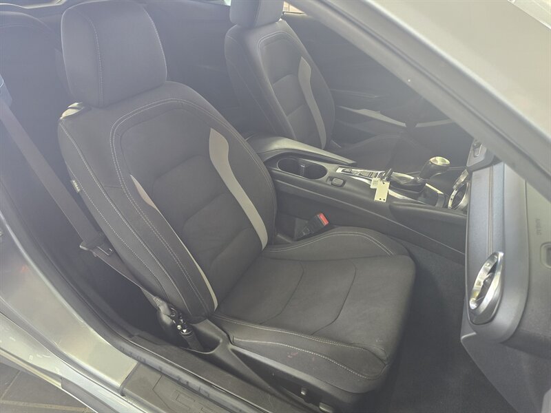 Used 2023 Chevrolet Camaro LT RWD image 21