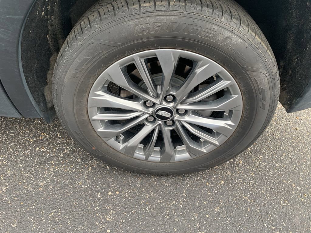 Used 2024 Cadillac XT4 Premium Luxury image 10