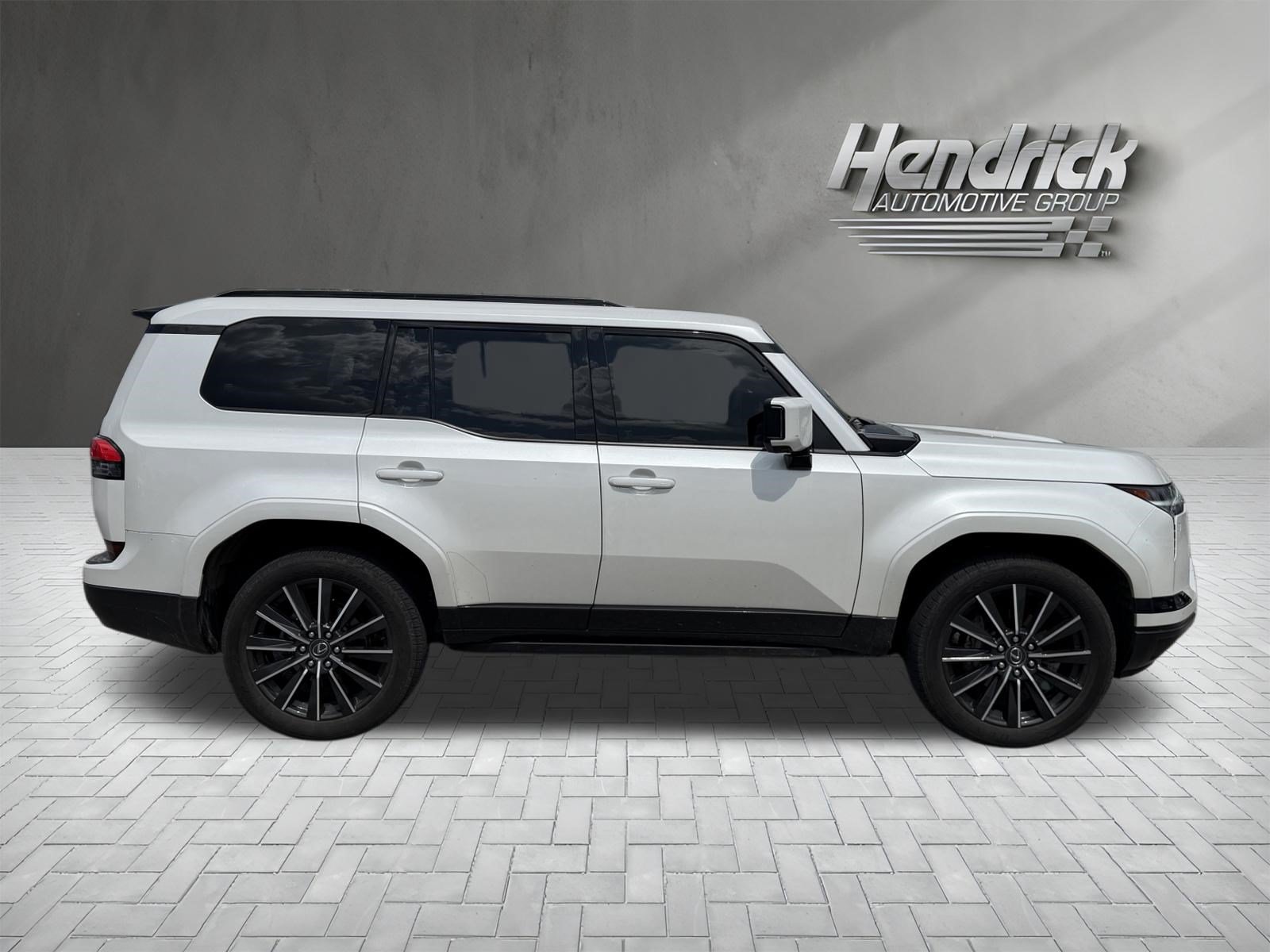 Used 2024 Lexus GX 550 w/ Accessory Package (2T) AWD/4WD image 10