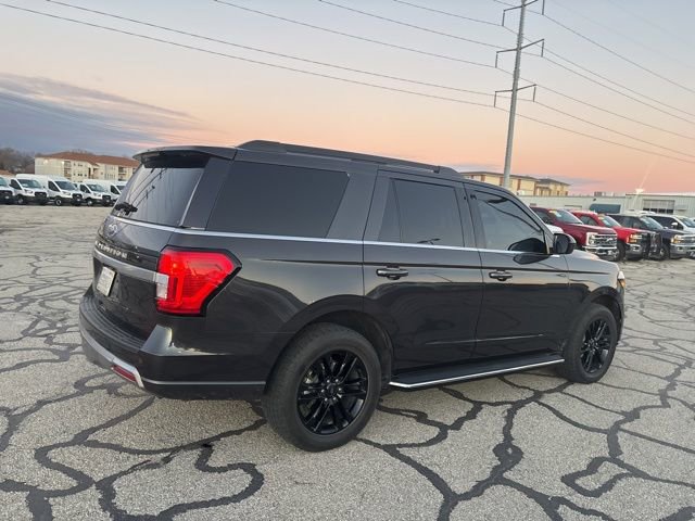 Used 2022 Ford Expedition XLT image 4