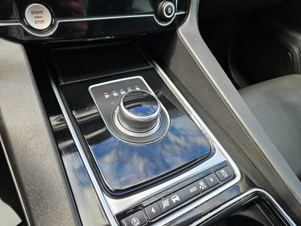 Used 2020 Jaguar F-PACE Premium AWD/4WD image 28