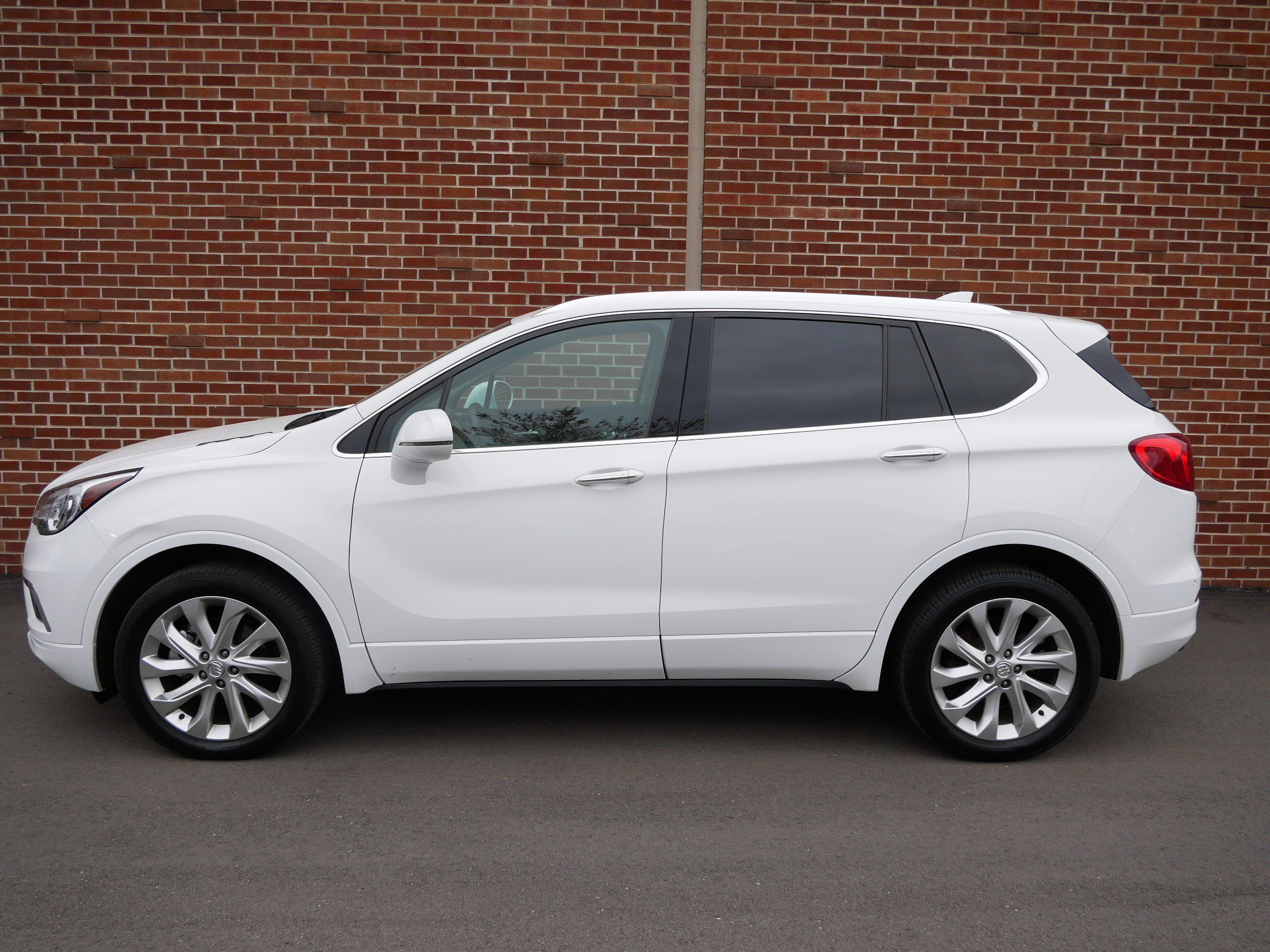 Used 2016 Buick Envision Premium w/ LPO, Cargo Package AWD/4WD image 2