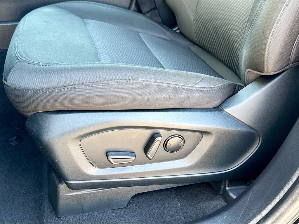 Used 2022 Ford Explorer XLT AWD/4WD image 18