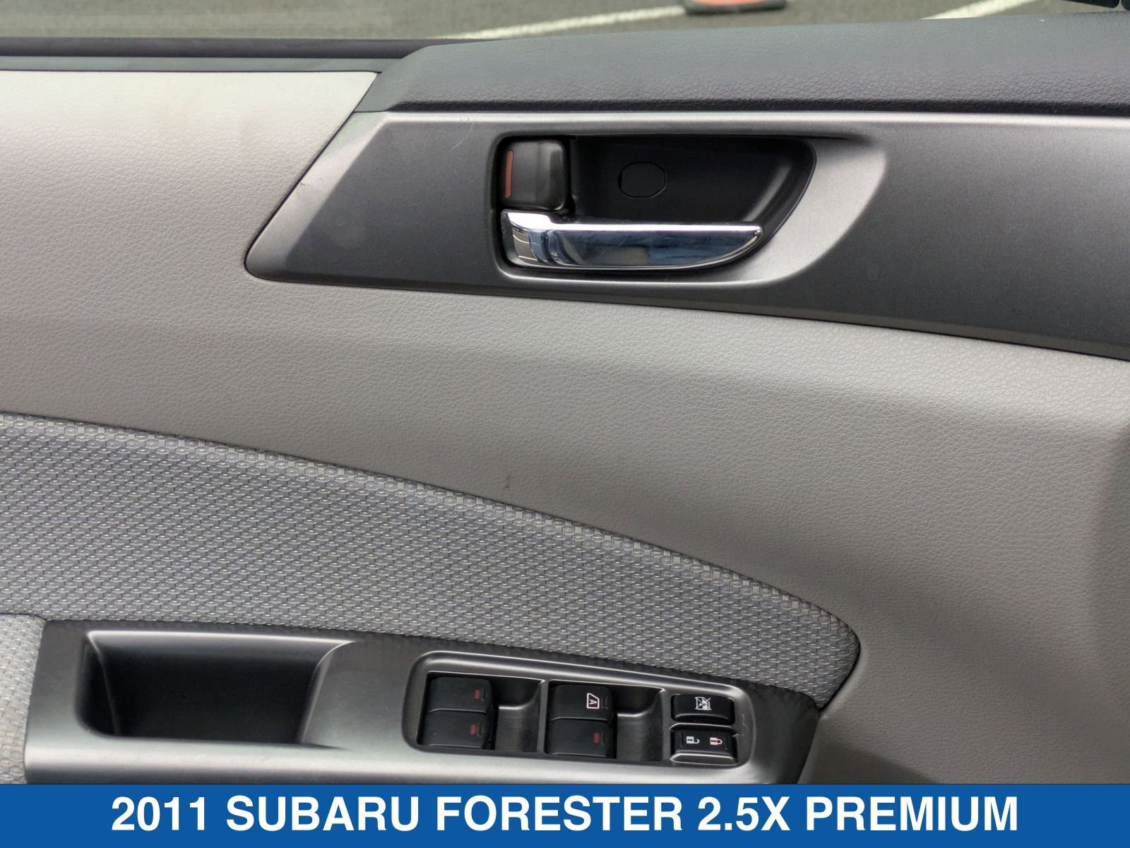 Used 2011 Subaru Forester 2.5X Premium w/ All-Weather Pkg image 13