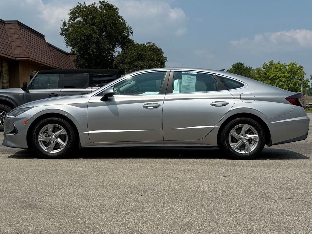 Used 2020 Hyundai Sonata SE w/ Winter Weather Package FWD image 2