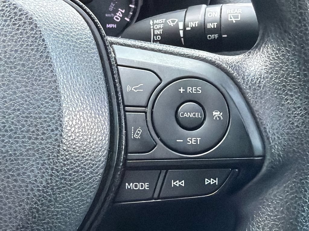 Used 2022 Toyota RAV4 XLE w/ Convenience Package FWD image 26