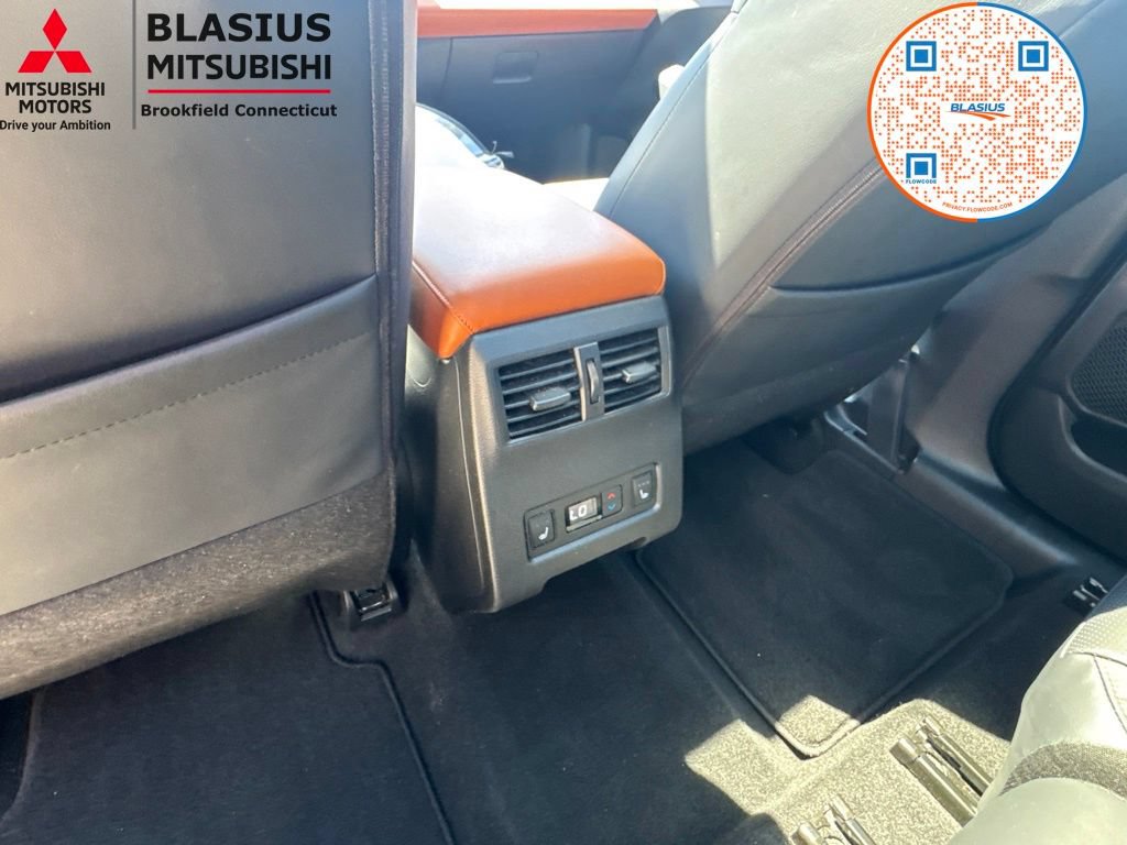 Used 2023 Mitsubishi Outlander SEL AWD/4WD image 37
