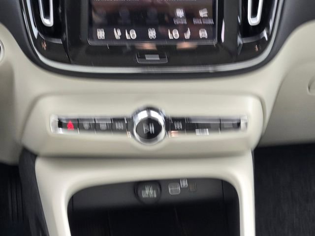 New 2026 Volvo XC40 B5 Plus w/ Protection Package Premier AWD/4WD image 20
