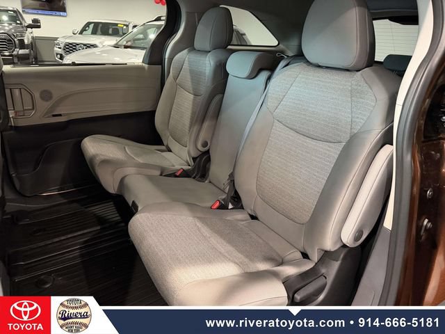 Certified 2023 Toyota Sienna LE FWD image 16