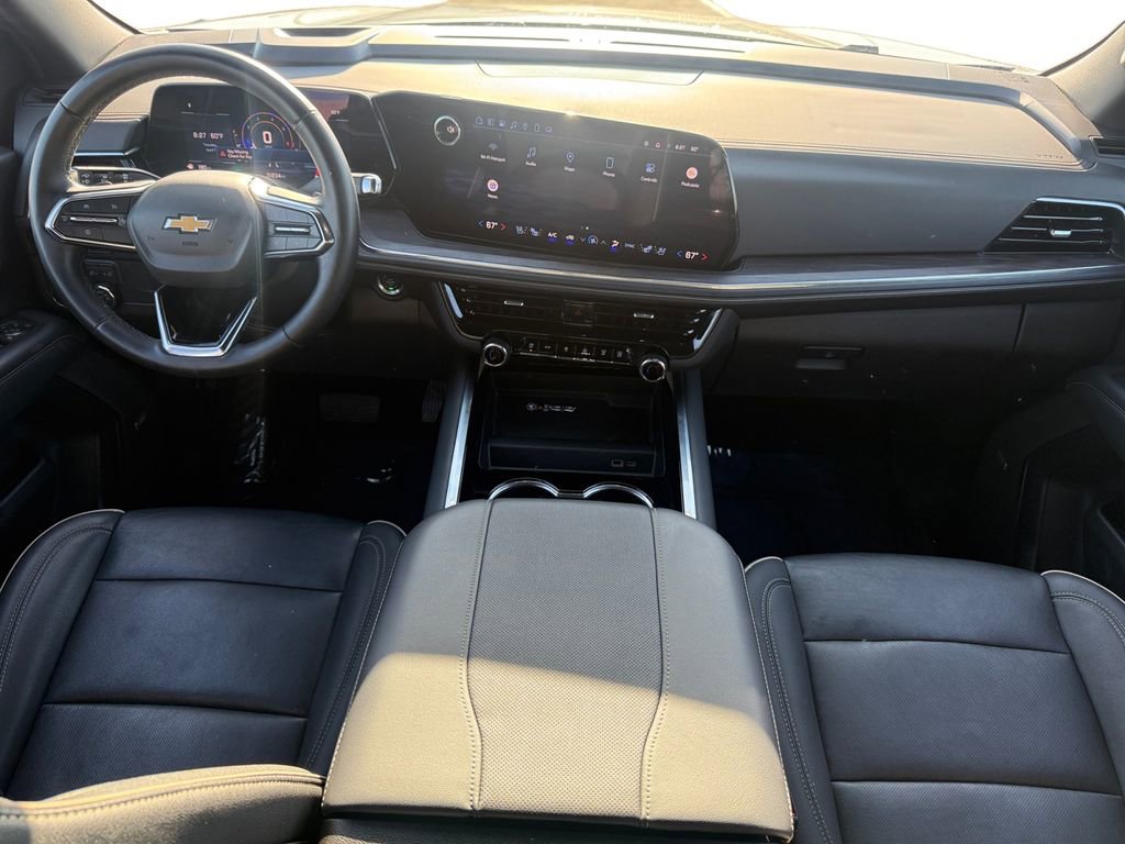 Certified 2025 Chevrolet Suburban Premier RWD image 12