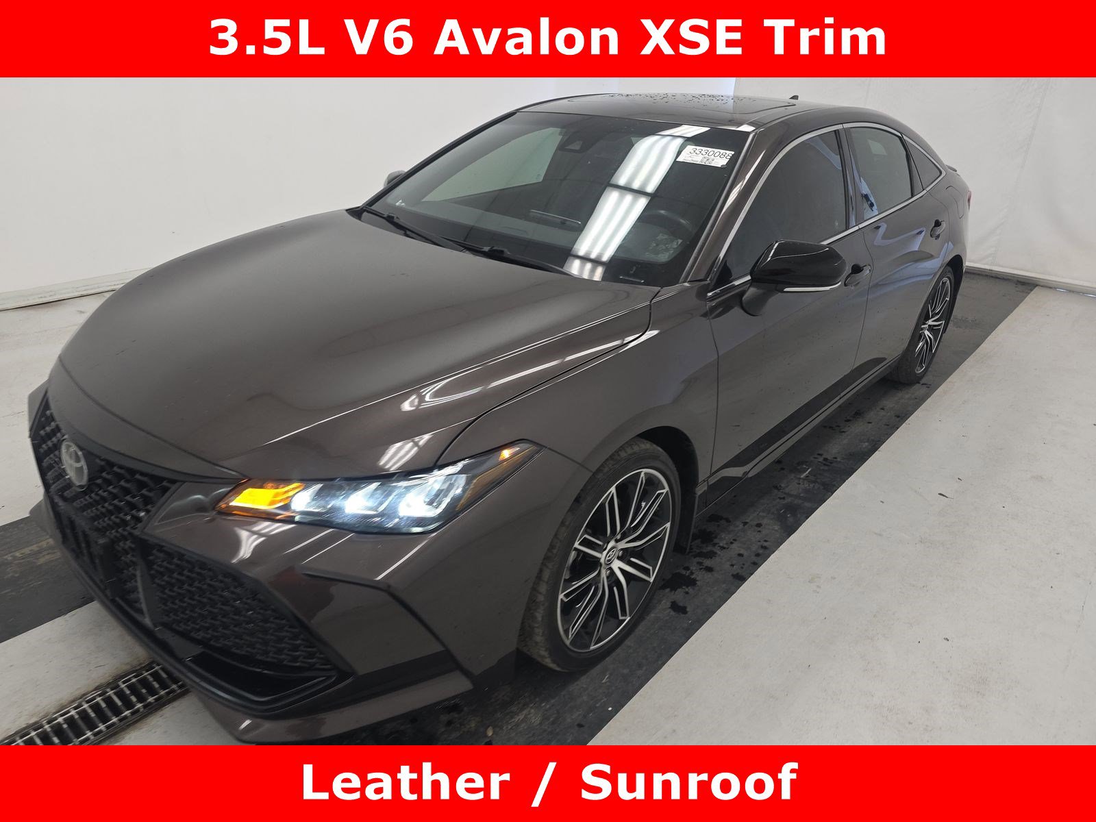 Used 2019 Toyota Avalon XSE image 1