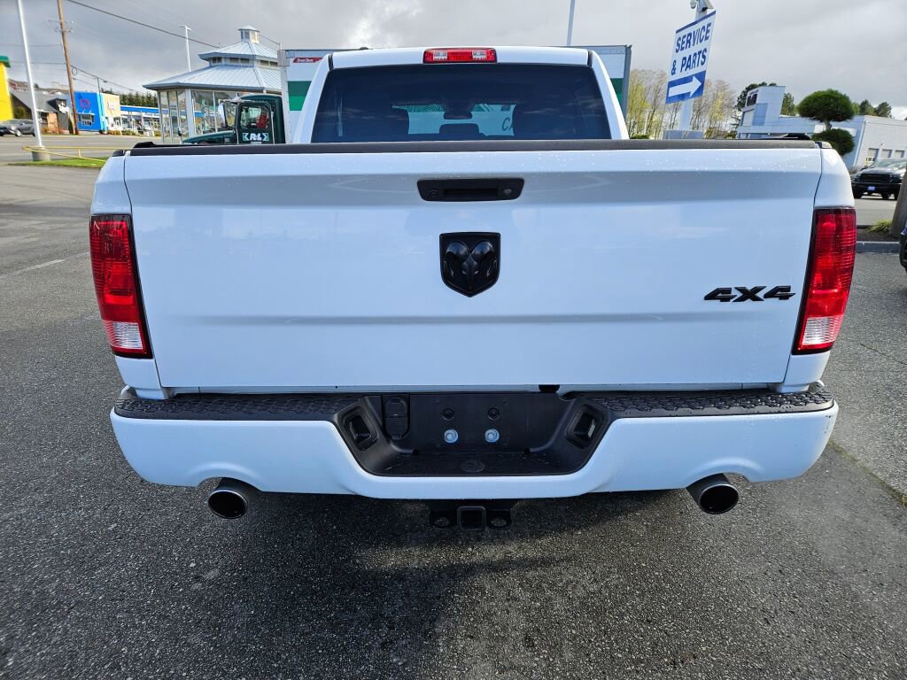 Used 2017 RAM 1500 Express w/ Express Value Package AWD/4WD image 4