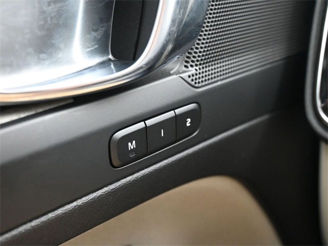 Used 2024 Volvo XC40 B5 Plus w/ Protection Package Premier image 29