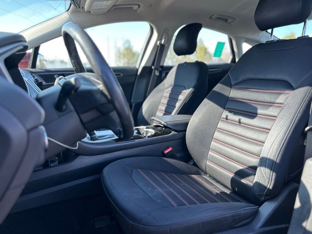 Used 2014 Ford Fusion SE w/ Equipment Group 501A image 11