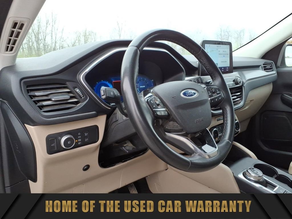 Used 2022 Ford Escape Titanium image 16