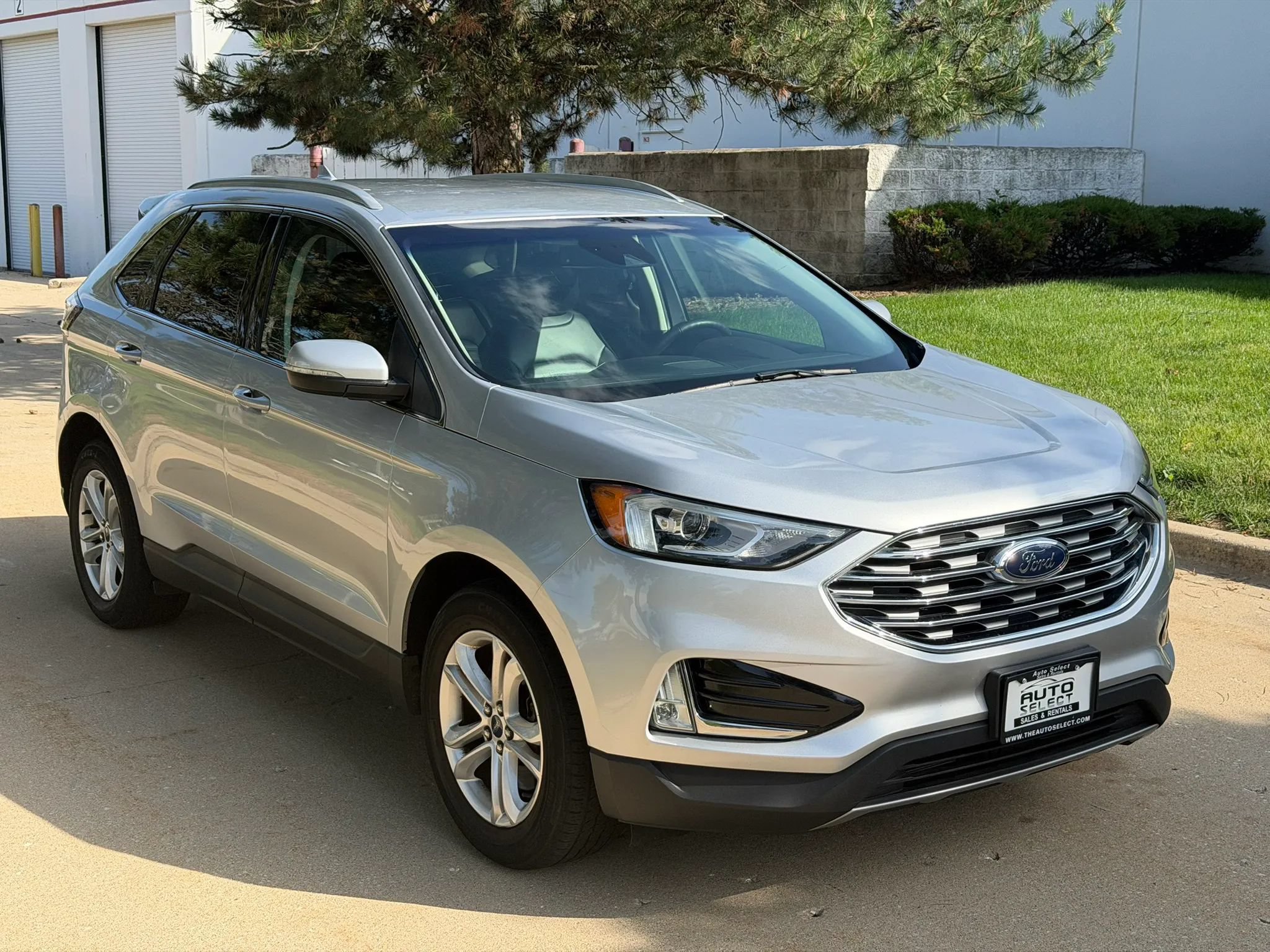 Used 2019 Ford Edge SEL w/ Equipment Group 201A AWD/4WD image 3