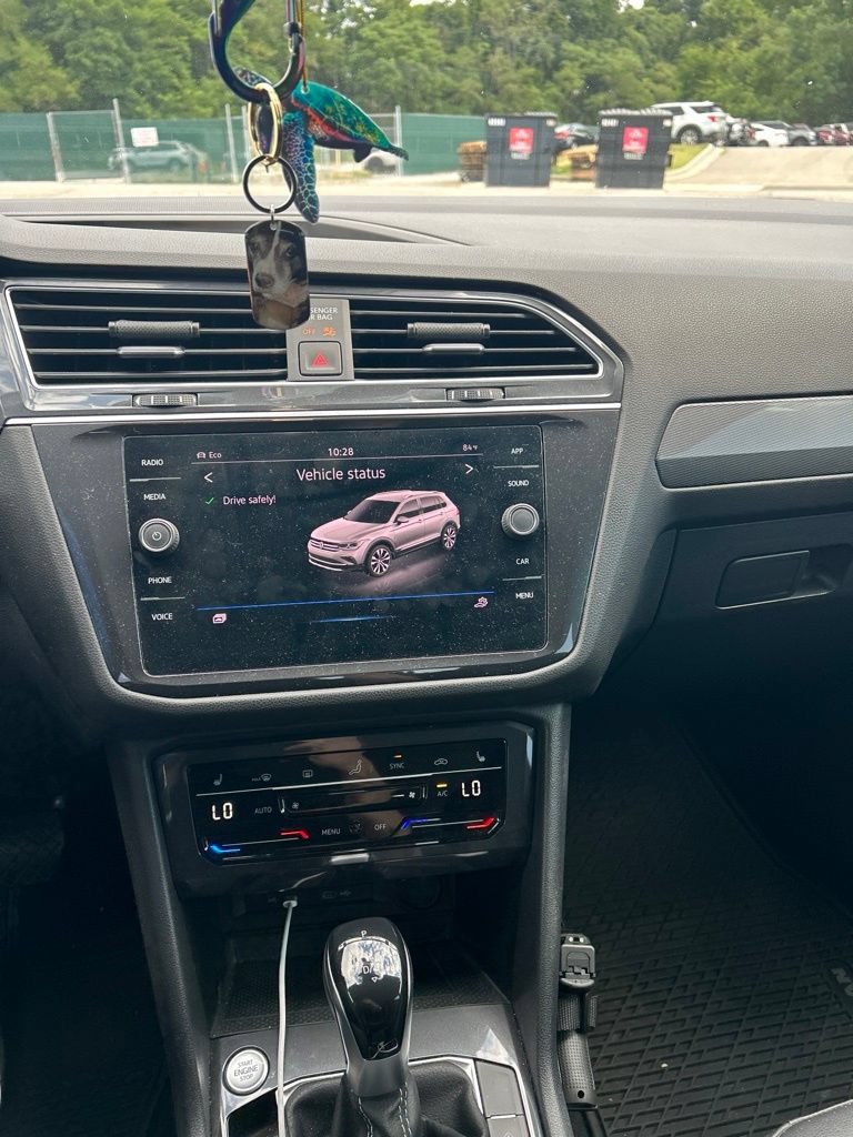 Used 2022 Volkswagen Tiguan SE AWD/4WD image 19