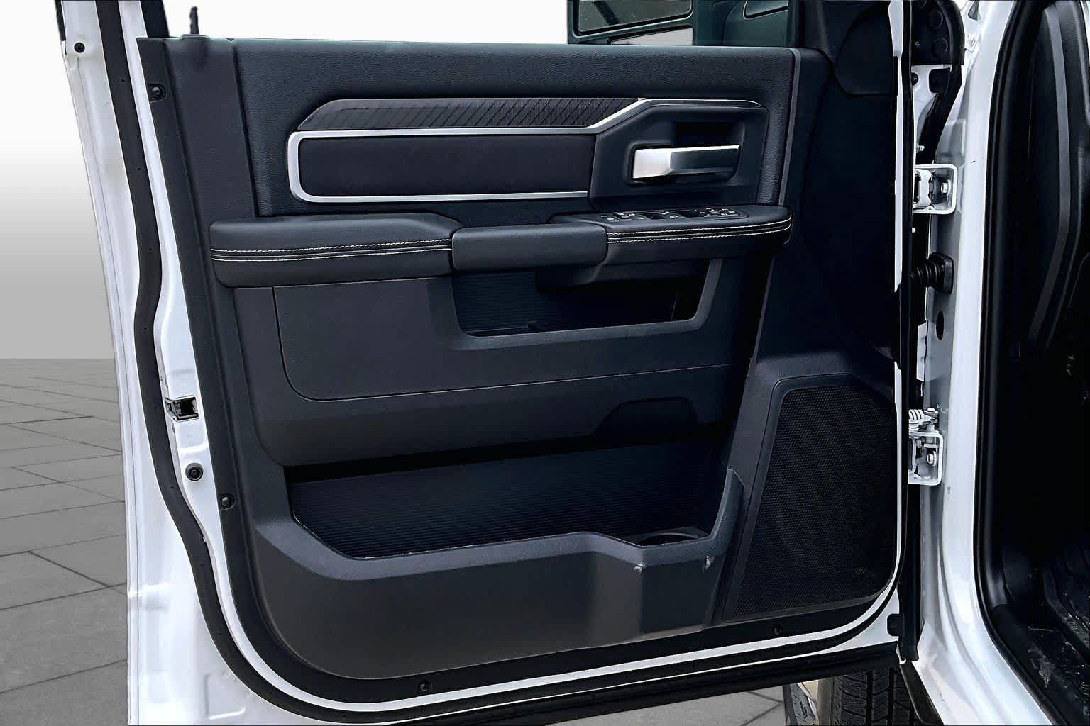 New 2027 RAM 3500 Big Horn AWD/4WD image 10
