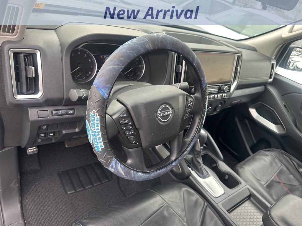 Used 2025 Nissan Frontier SV image 12