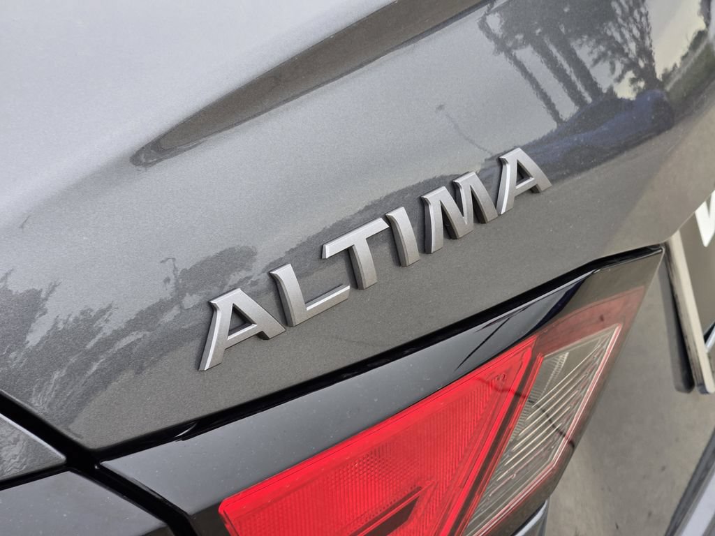 Used 2025 Nissan Altima 2.5 S FWD image 16