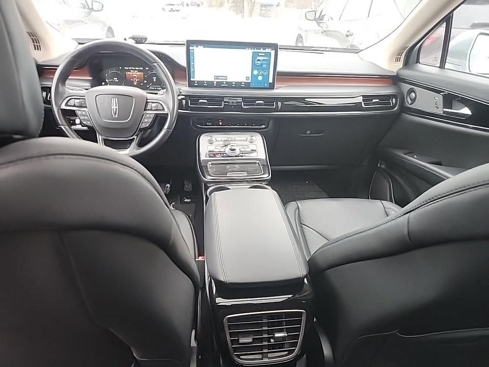 Used 2022 Lincoln Nautilus Reserve w/ Luxury Package image 6