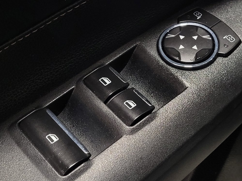 Used 2015 Ford Mustang Premium RWD image 27