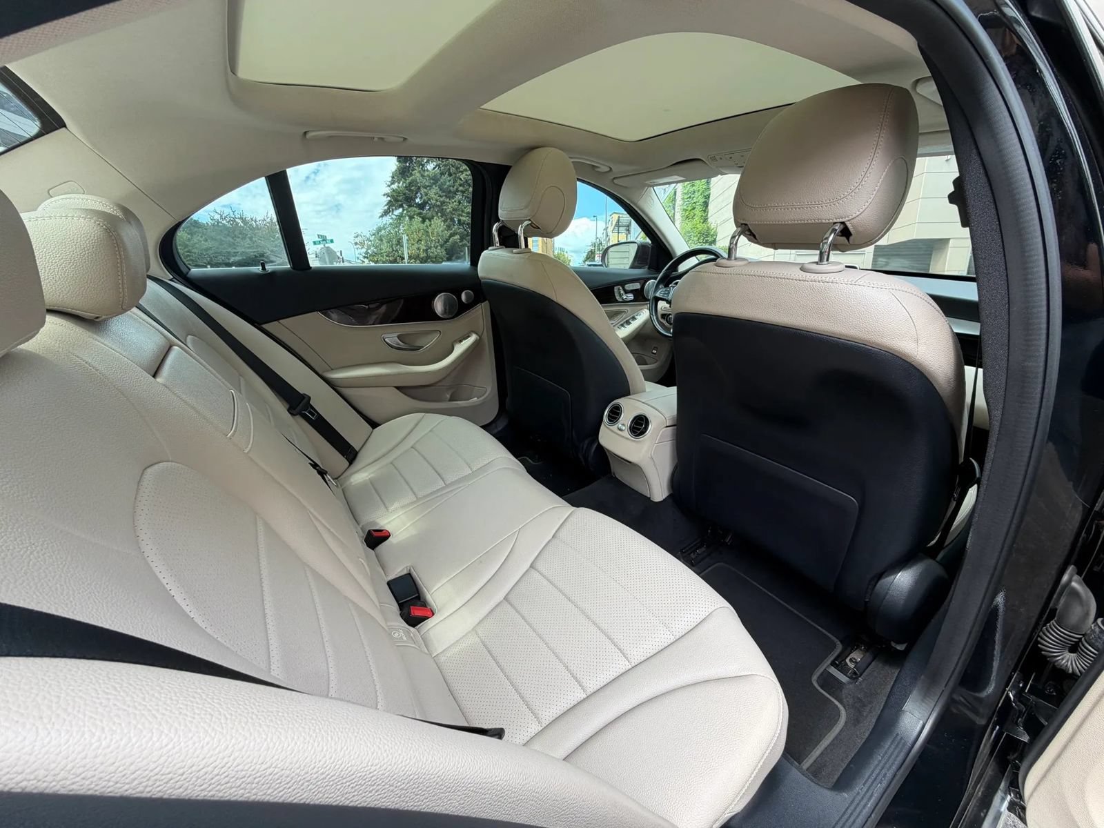 Used 2016 Mercedes-Benz C 300 4MATIC Sedan image 15