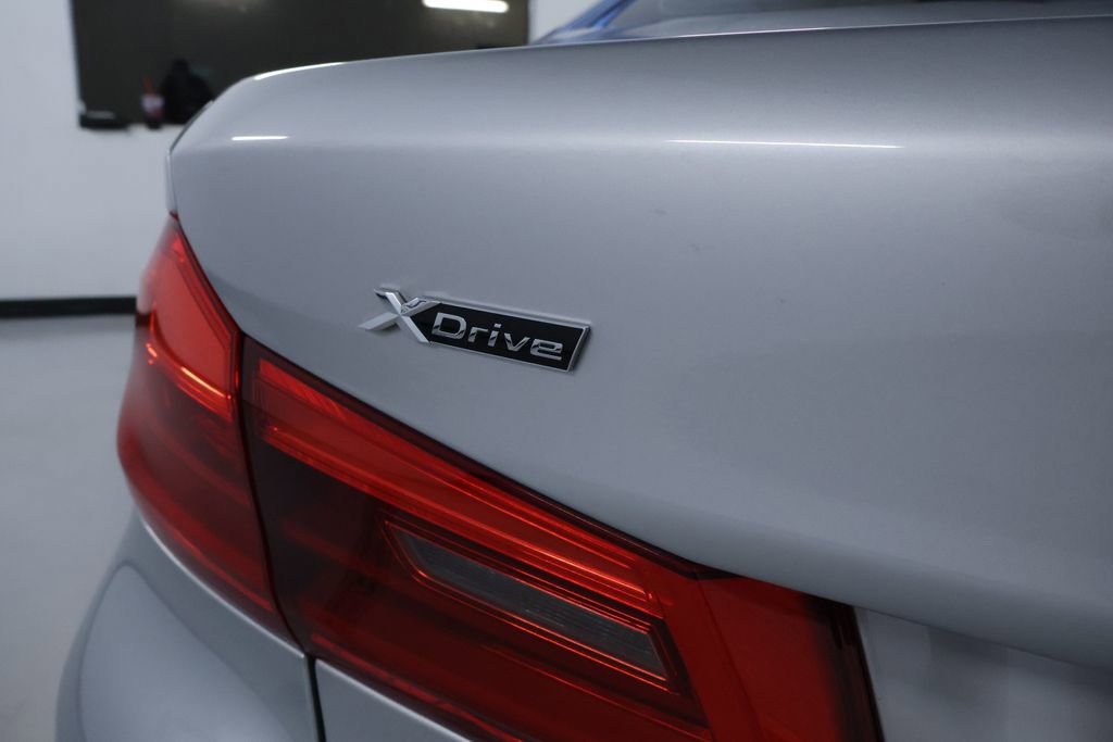 Used 2019 BMW 530i xDrive w/ Convenience Package AWD/4WD image 11