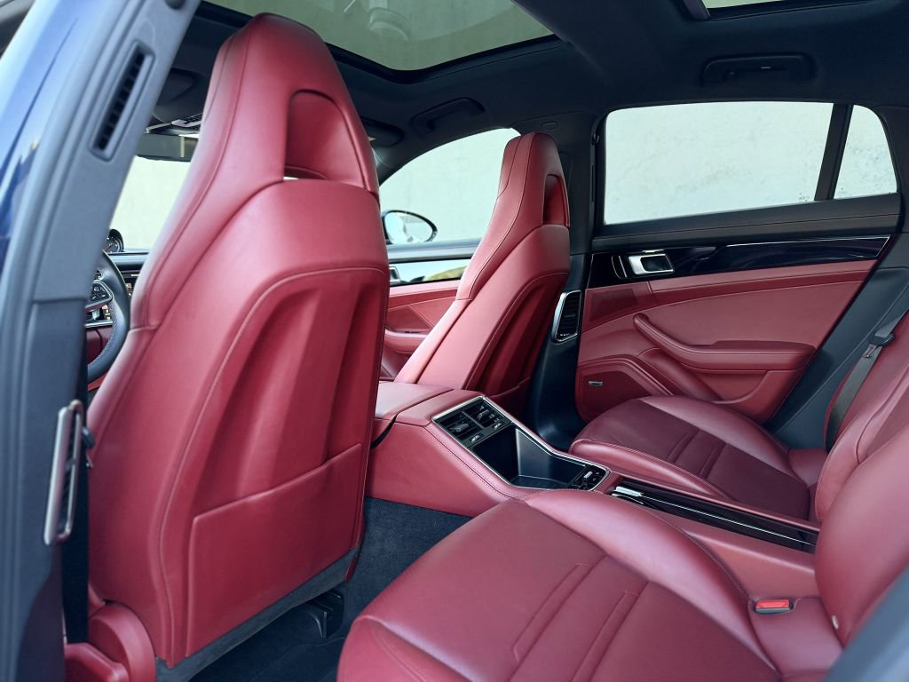 Used 2018 Porsche Panamera 4S image 26