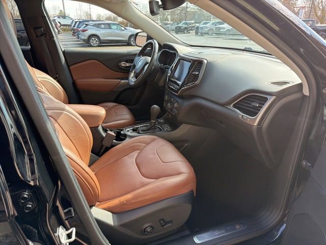 Used 2019 Jeep Cherokee Overland w/ Technology Group image 12