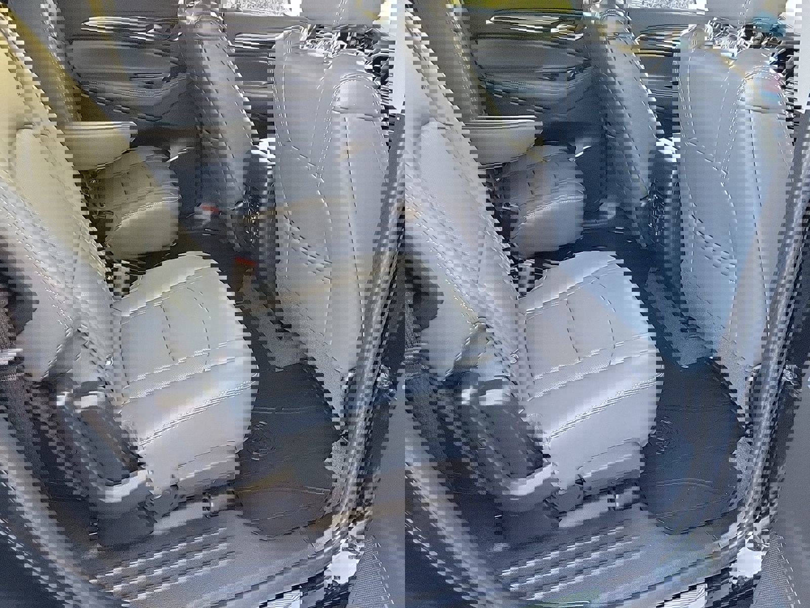 Used 2021 Buick Enclave Premium w/ Sun and Sites Package image 26