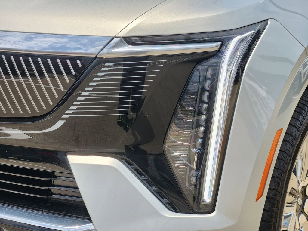 Used 2025 Cadillac Escalade IQ Luxury 1 w/ LPO, Radiant Package AWD/4WD image 9